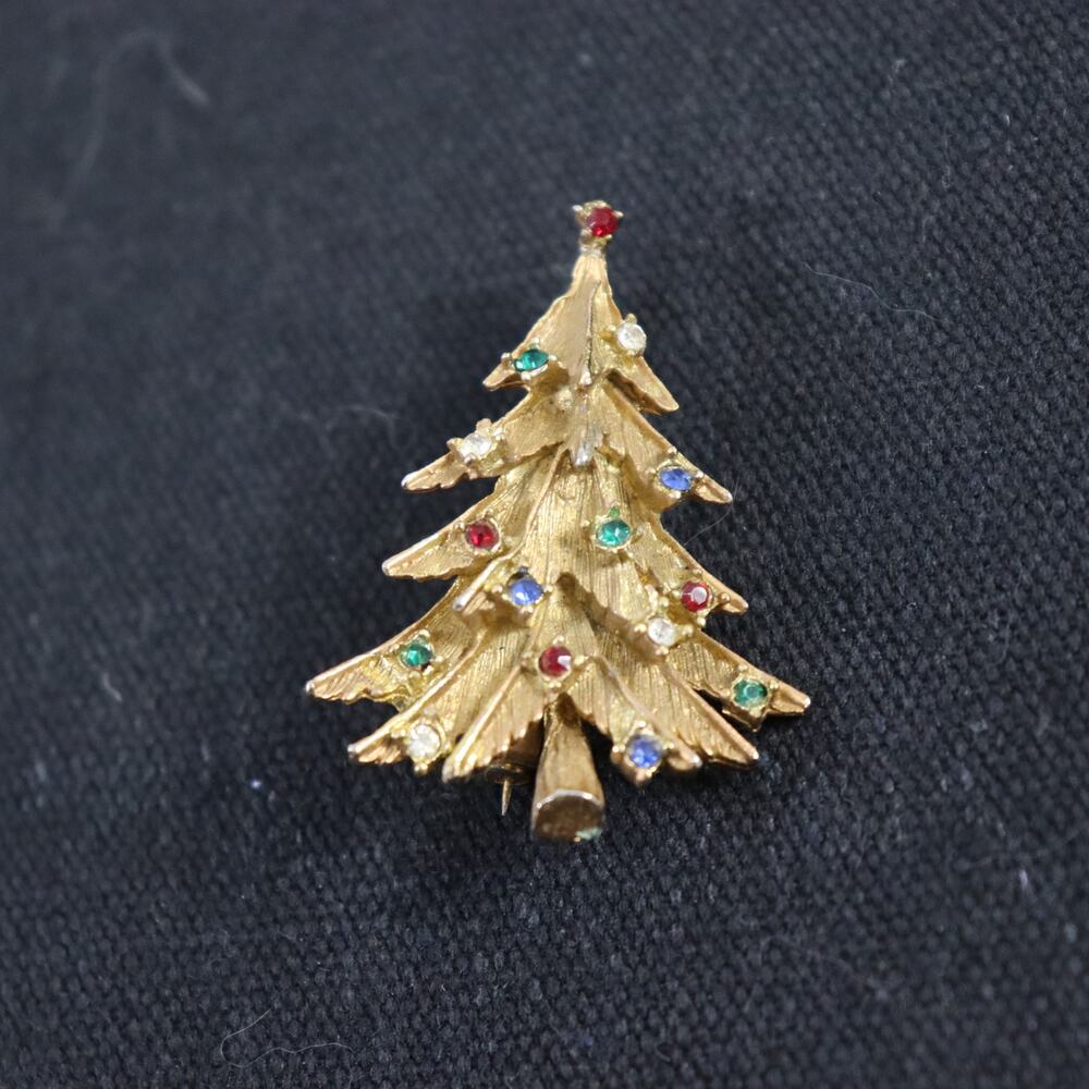 Vintage Gold‎ Tone Christmas Tree Brooch w/ Rhinestones Holiday Pin
